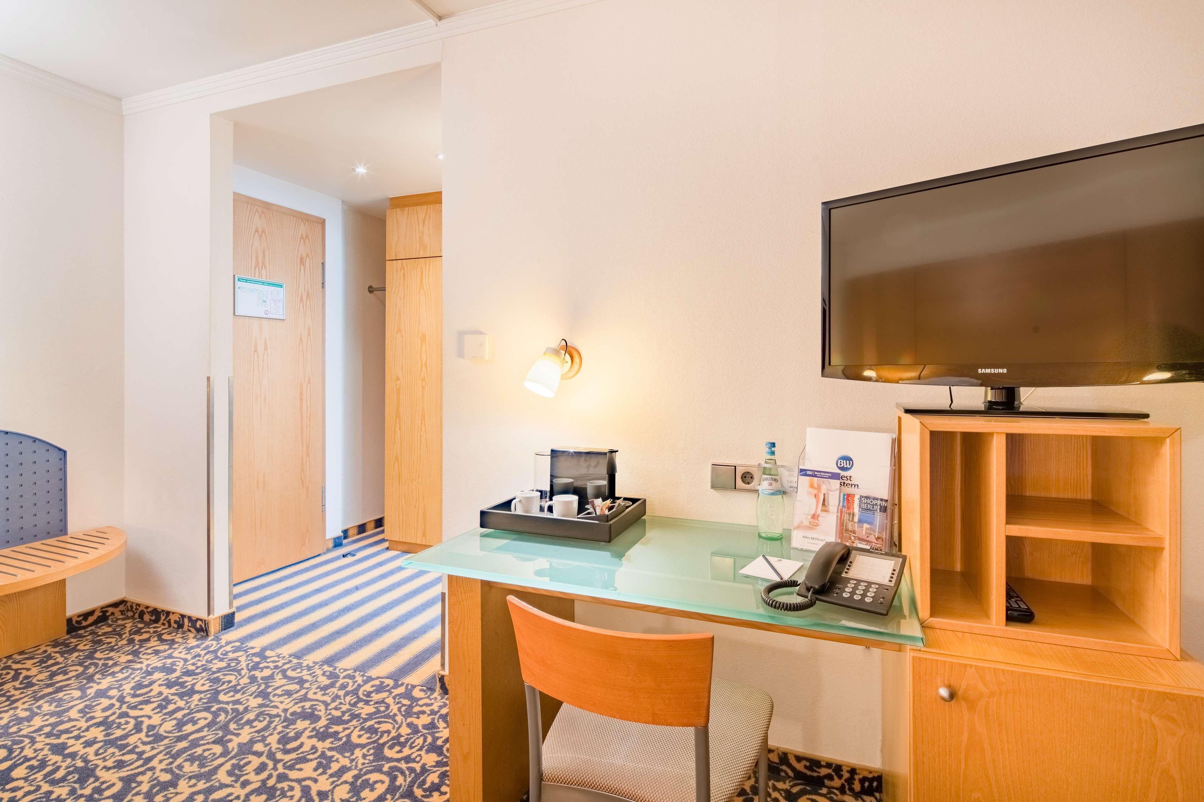 Western Kantstrasse 4* Берлин
